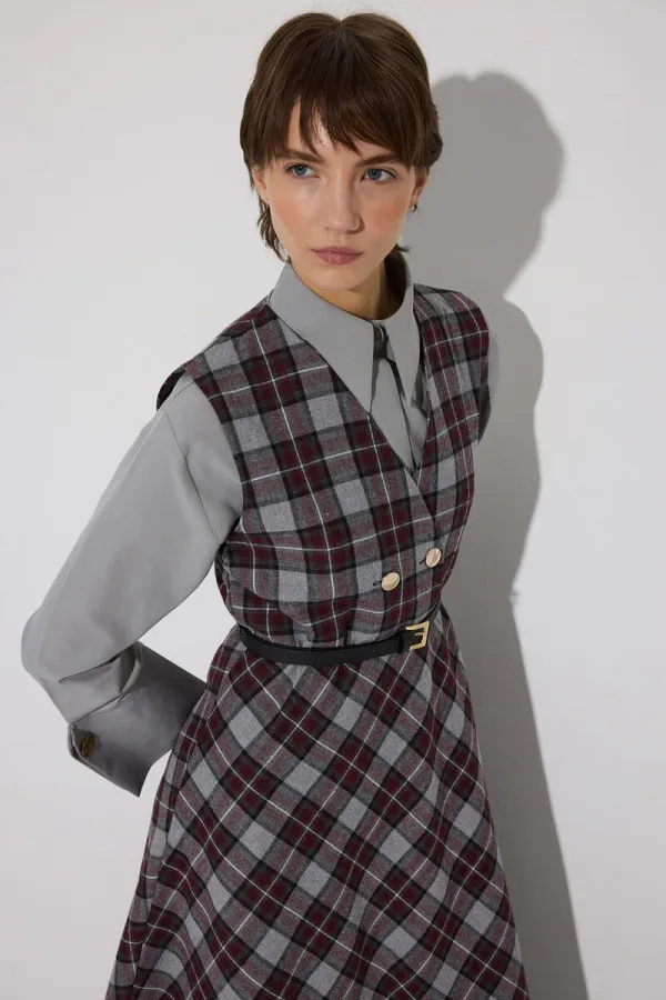 GOLD BUTTONED V-NECK VEST