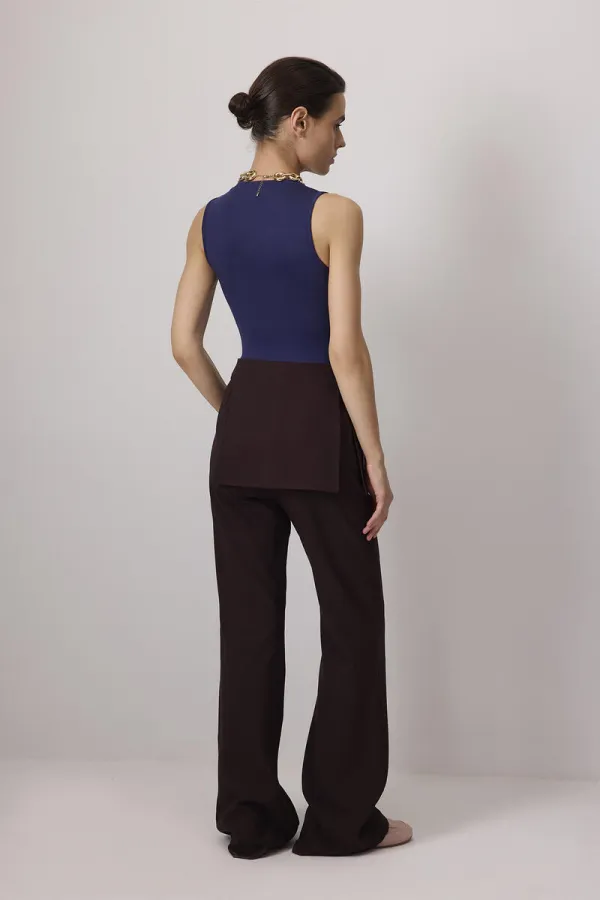 DİK YAKA KOLSUZ İÇLİK