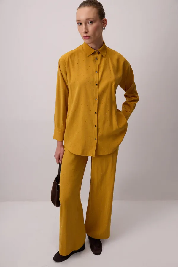 ENSEMBLE CHEMISE ET PANTALON ORNÉ DE PIERRES