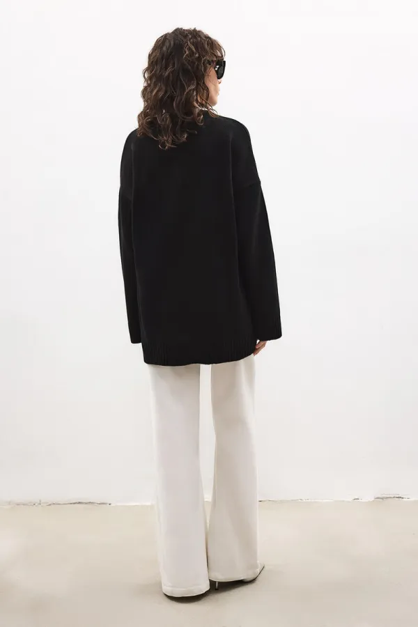 BASIC KNITTED SWEATER BASIC KNITTED SWEATER