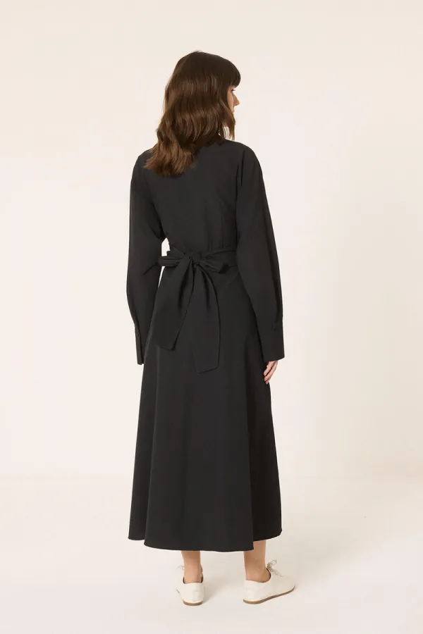 ROBE CHEMISE AVEC DÉTAIL DE CEINTURE