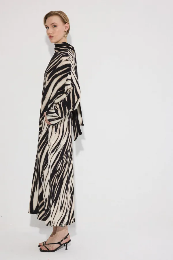 ROBE À MOTIFS ABSTRAITS