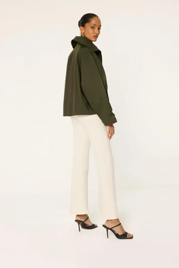 BELİ BÜZGÜLÜ CEKET