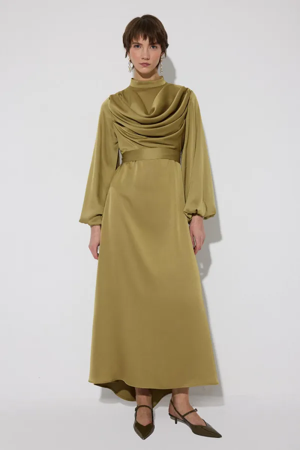 DEGAJE YAKALI KEMERLİ ELBİSE