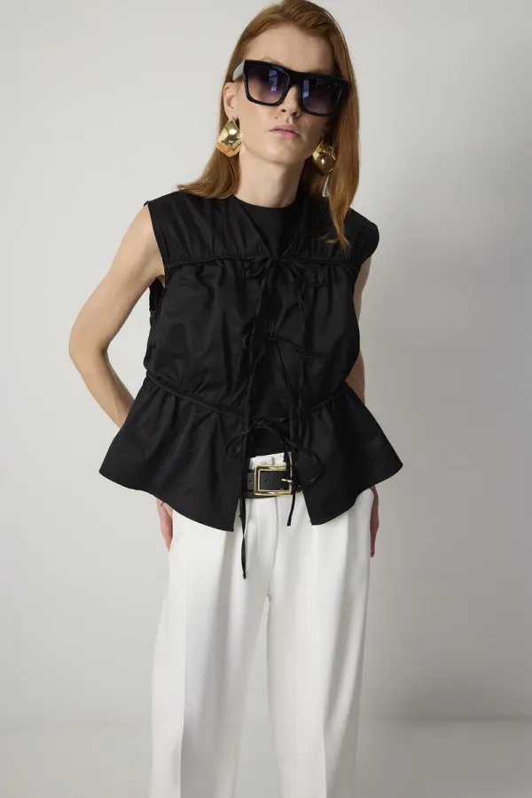 BÜZGÜ DETAYLI YELEK