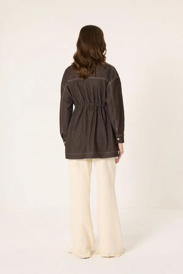 VESTE EN JEAN AVEC DÉTAILS DE SURPIQÛRES