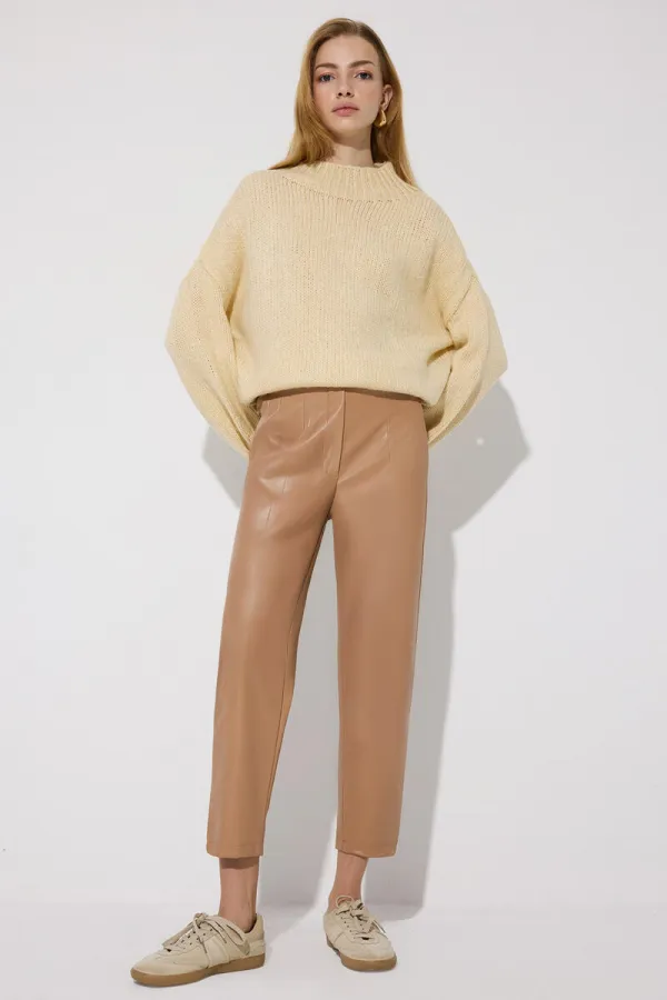 PENSLİ YÜKSEK BEL VEGAN DERİ PANTOLON