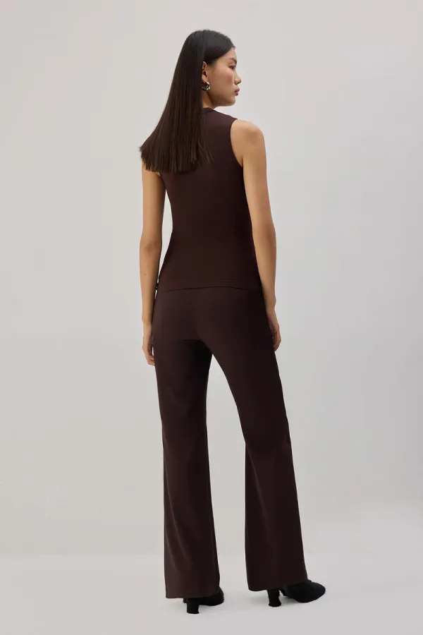 DİK YAKA KOLSUZ İÇLİK