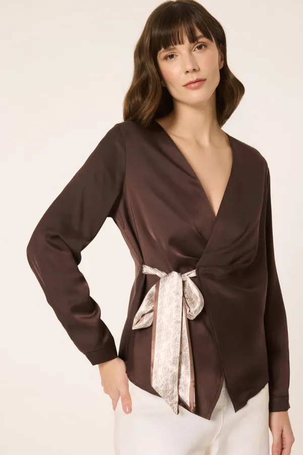 Tunique en satin à nouer sur le côté