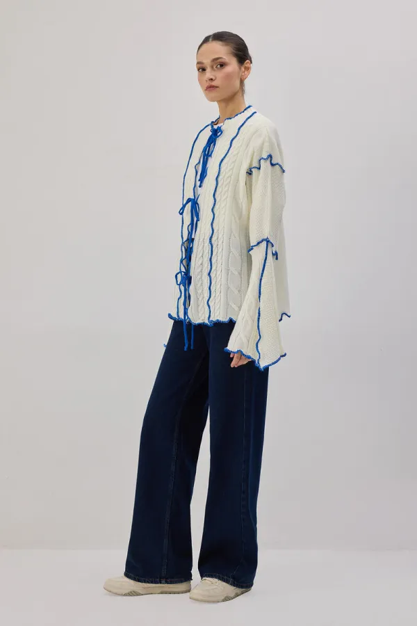 KONTRAST BİYELİ TRİKO HIRKA