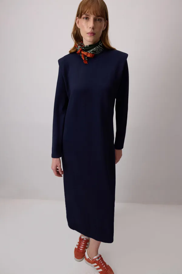 ROBE BASIQUE MOULÉE