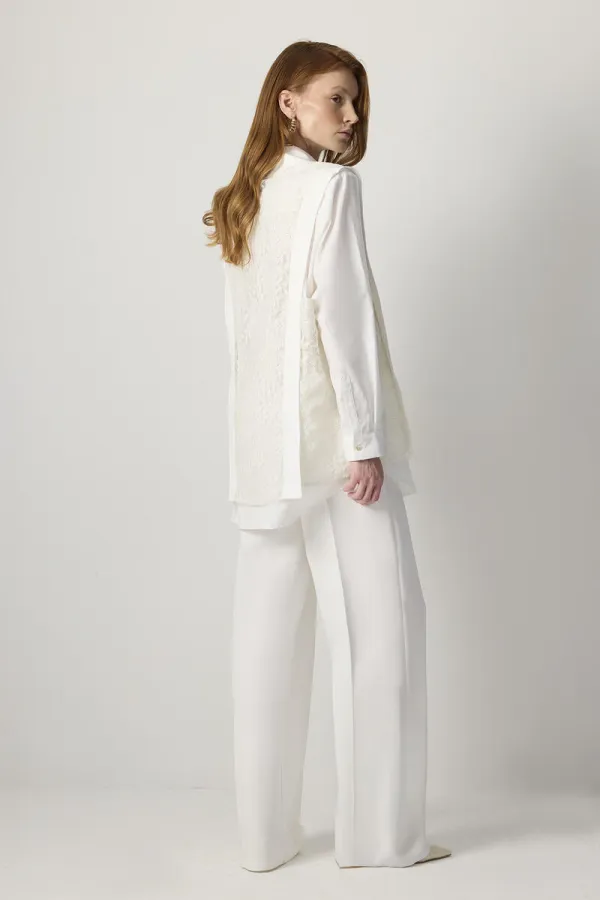 Tunique à col en V et à volants en dentelle