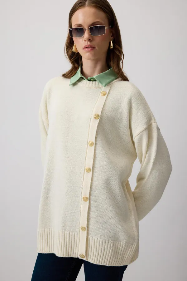 DÜĞME DETAYLI TRİKO KAZAK