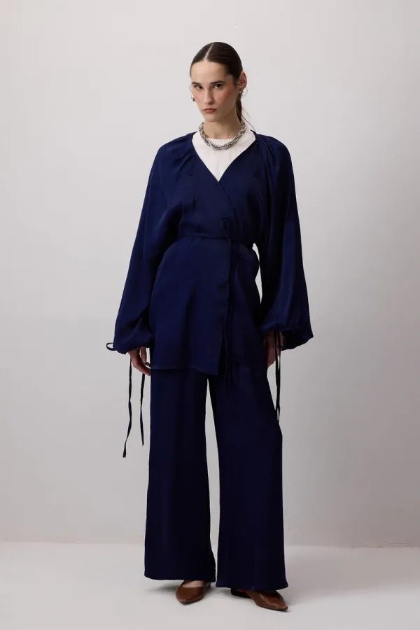 TEXTURED SET WITH PIPING BELT TEXTURED SET WITH PIPING BELT