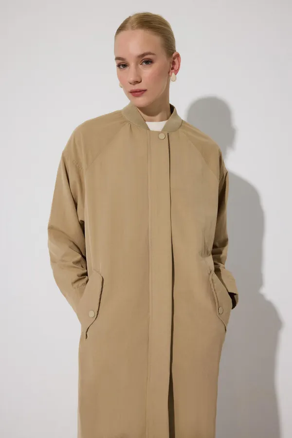 Maxi-size trench coat