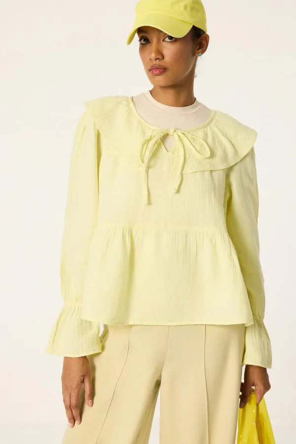 MUSLIN BLOUSE WITH RUFFLED COLLAR MUSLIN BLOUSE WITH RUFFLED COLLAR