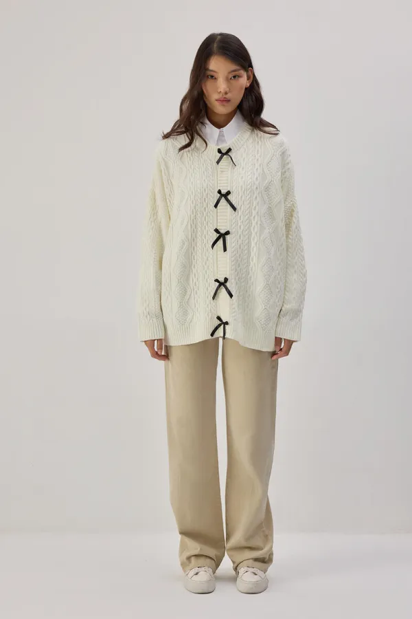 FİYONK DETAYLI TRİKO HIRKA