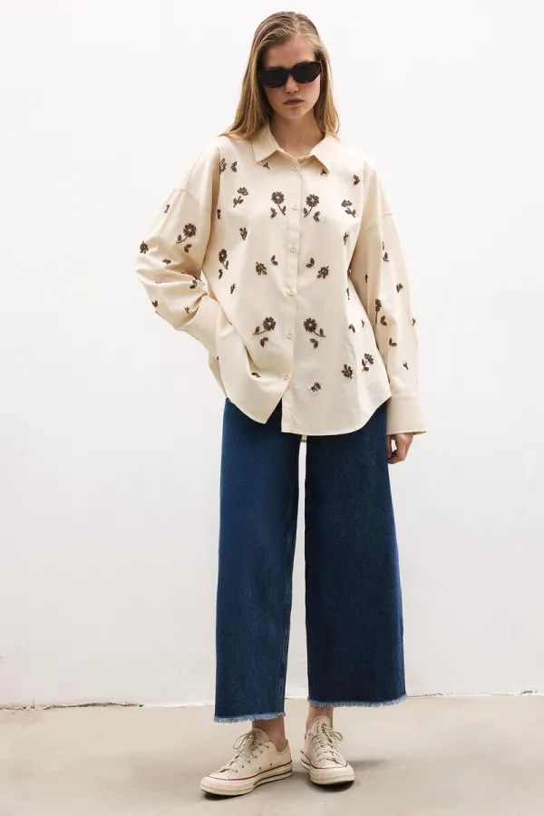 CHEMISE EN LIN BRODÉE CHEMISE EN LIN BRODÉE