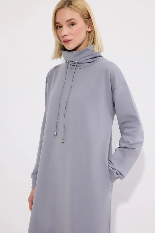 DİK YAKA ÖRME ELBİSE