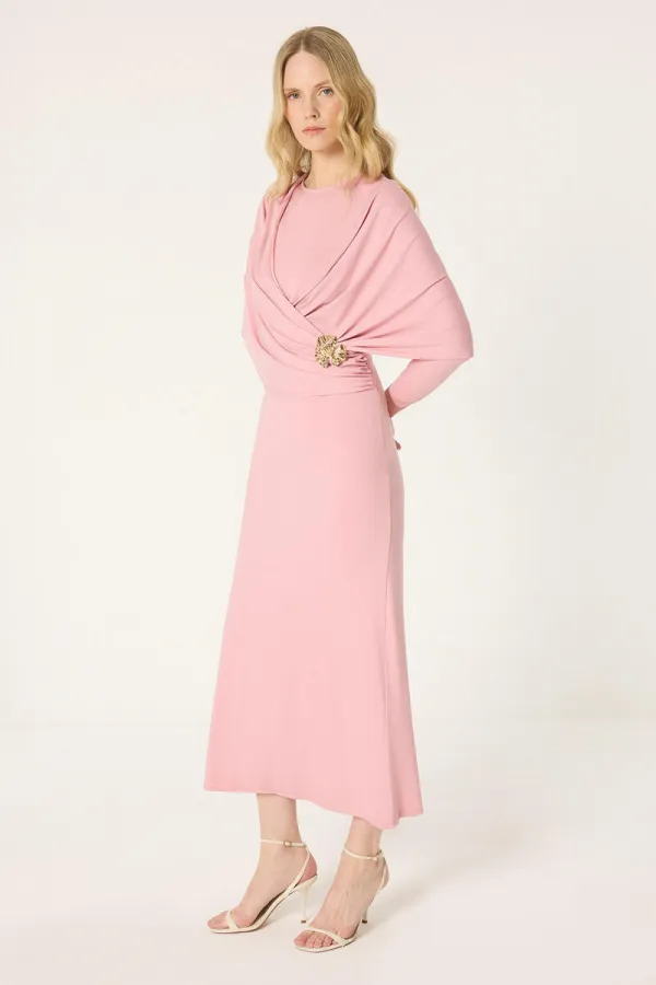 BUCKLE DETAIL KNITTED DRESS