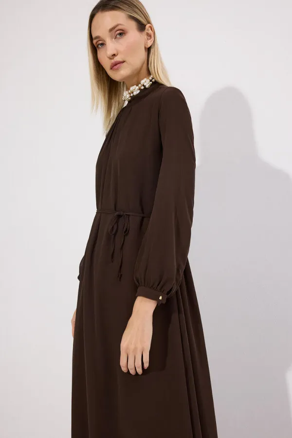 DİK YAKA ŞİFON ELBİSE