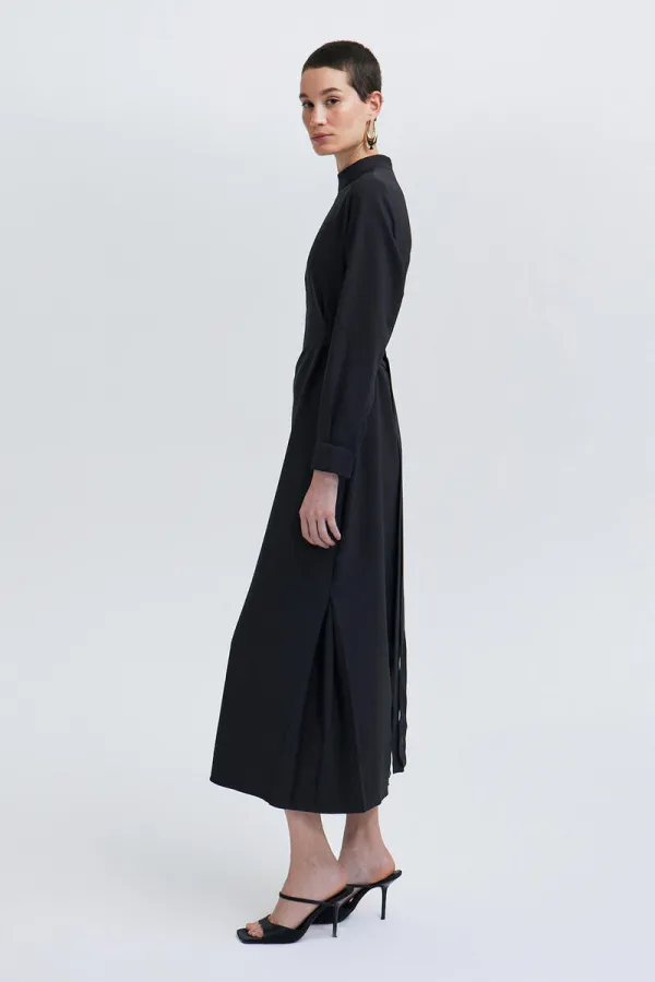 ROBE EN CRÊPE CEINTURE