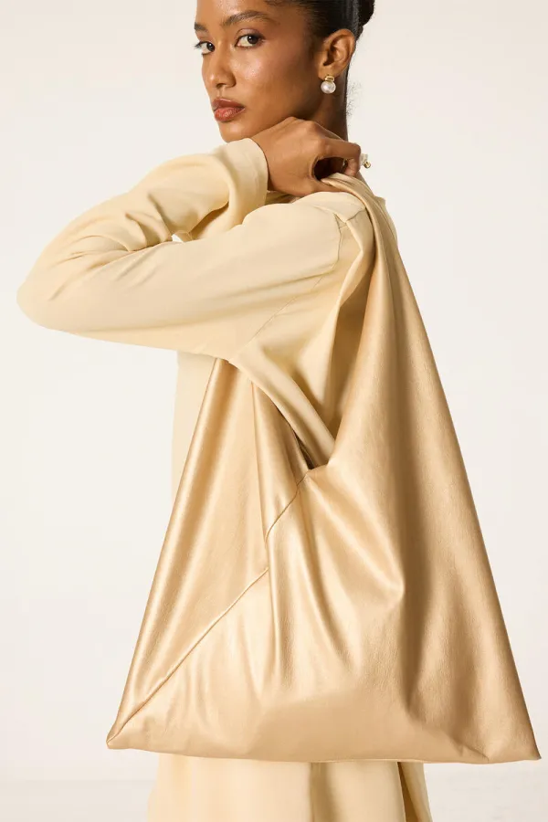 ÜÇGEN FORM BÜYÜK TOTE ÇANTA