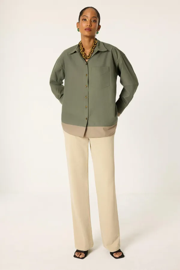 CHEMISE EN POPLINE DE COULEURS CONTRASTÉES