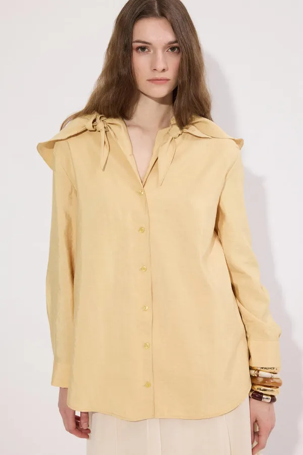 CHEMISE CUPRA AVEC DÉTAIL AU COL