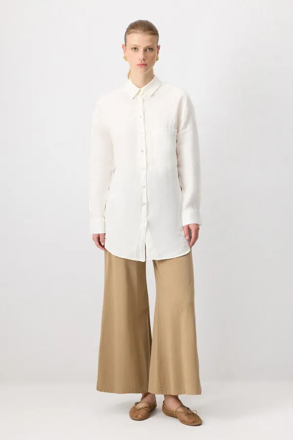 CHEMISE EN LIN AVEC DÉTAIL DE POCHE