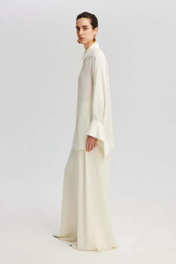 CHEMISE LONGUE EN SATIN AVEC DÉTAIL AUX POIGNETS