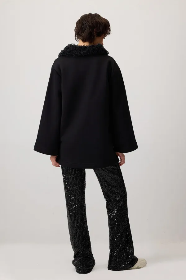 YAKASI KÜRKLÜ SWEATSHIRT YAKASI KÜRKLÜ SWEATSHIRT
