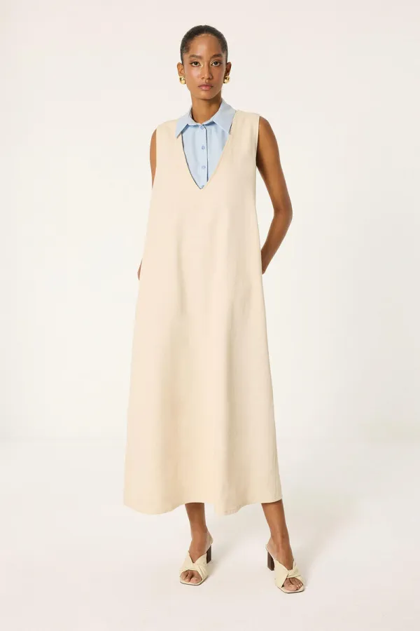 CLEAVAGE COVERING SHIRT COLLAR