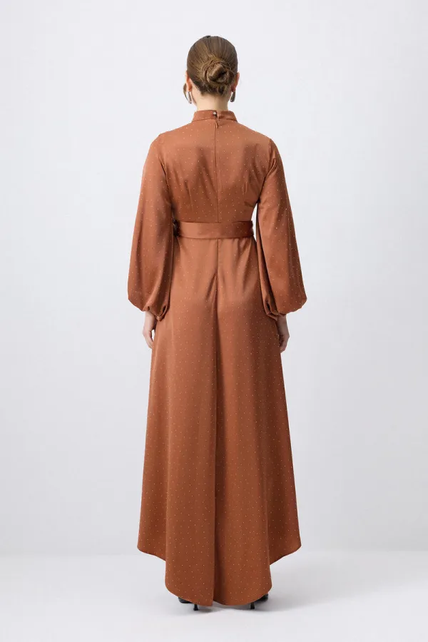 DRAPELİ TAŞLI SATEN ELBİSE