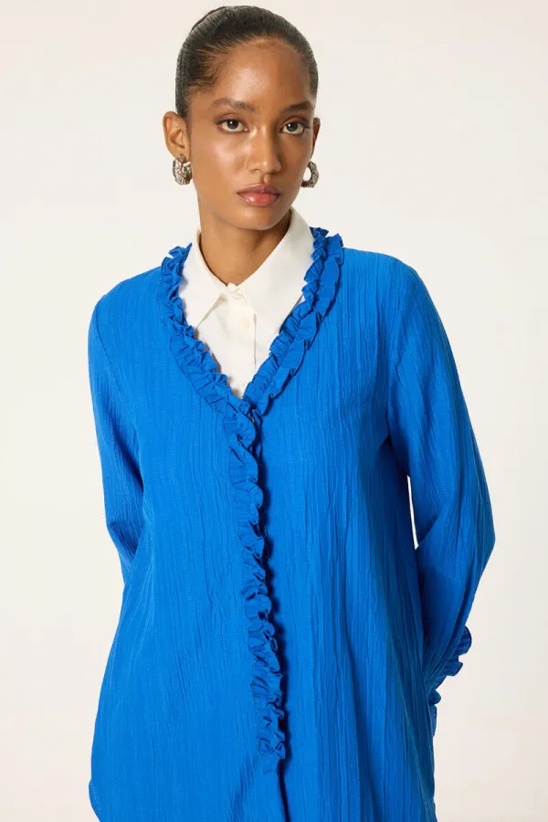 CLEAVAGE COVERING SHIRT COLLAR