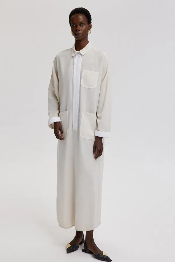 ROBE EN LIN TEXTURÉ AVEC DÉTAILS À RAYURES