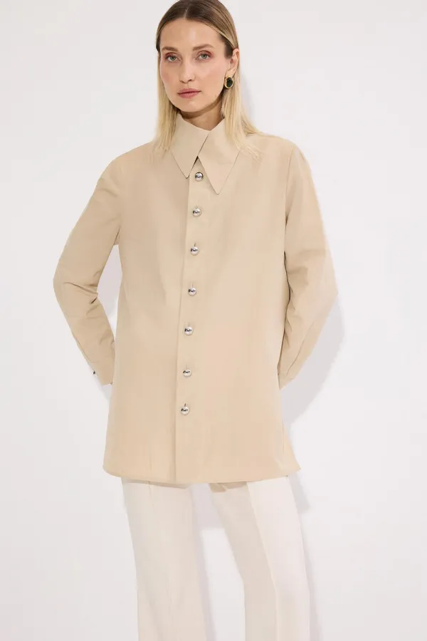 METAL DÜĞMELİ GÖMLEK