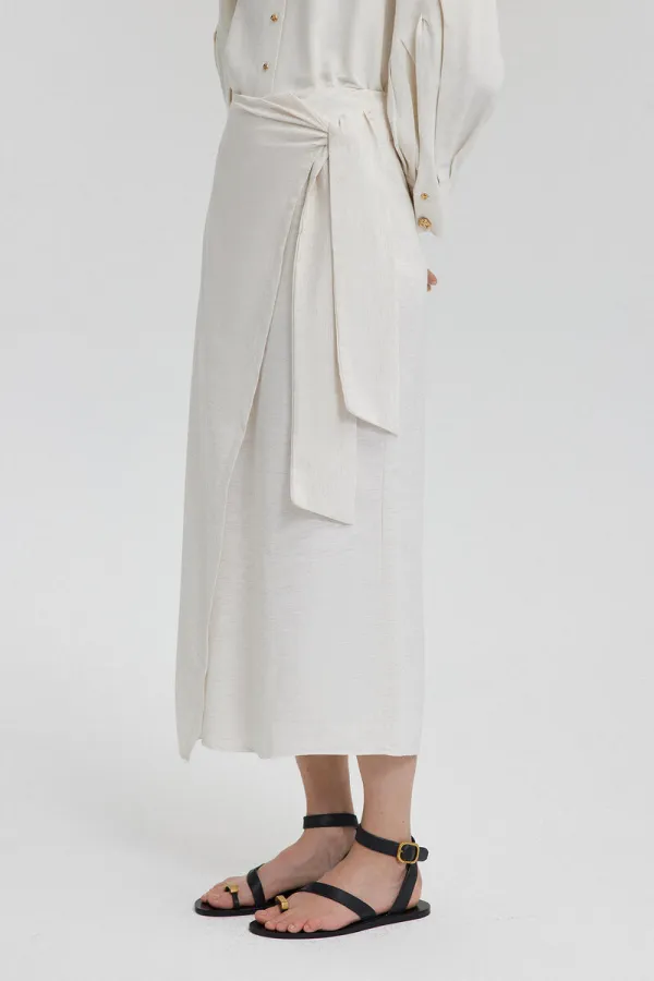 JUPE EN LIN TEXTURÉ AVEC DÉTAIL DE NŒUD