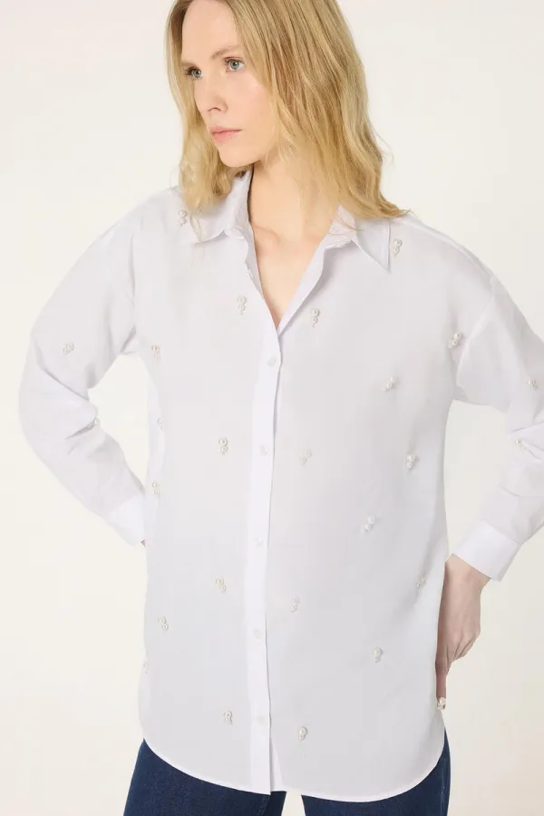 İNCİ DETAYLI POPLİN GÖMLEK