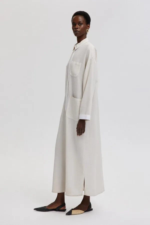 ROBE EN LIN TEXTURÉ AVEC DÉTAILS À RAYURES