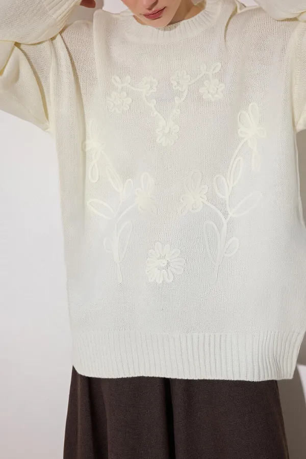 ÇİÇEK NAKIŞLI TRİKO TUNİK