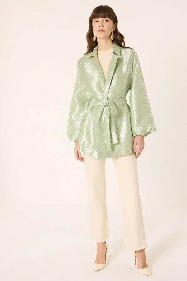 JAKARLI KEMER DETAYLI CEKET