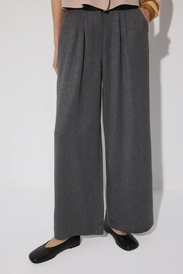 PANTALON À POCHES PLISSÉES