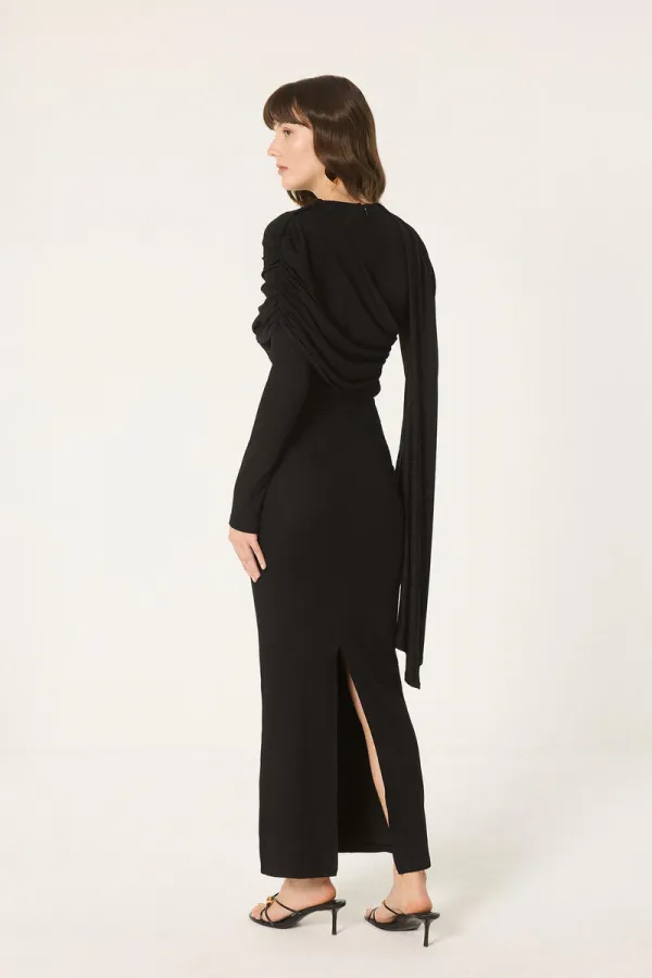 ŞAL DETAYLI ELBİSE