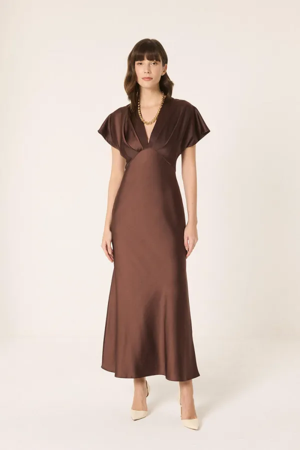 robe en satin à col en V