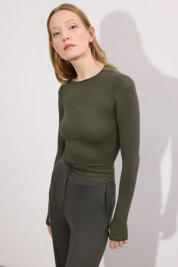 BODY À MANCHES LONGUES ET À MI-CHEVEUX