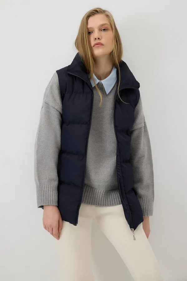 ZIPPED PUFFER VEST ZIPPED PUFFER VEST