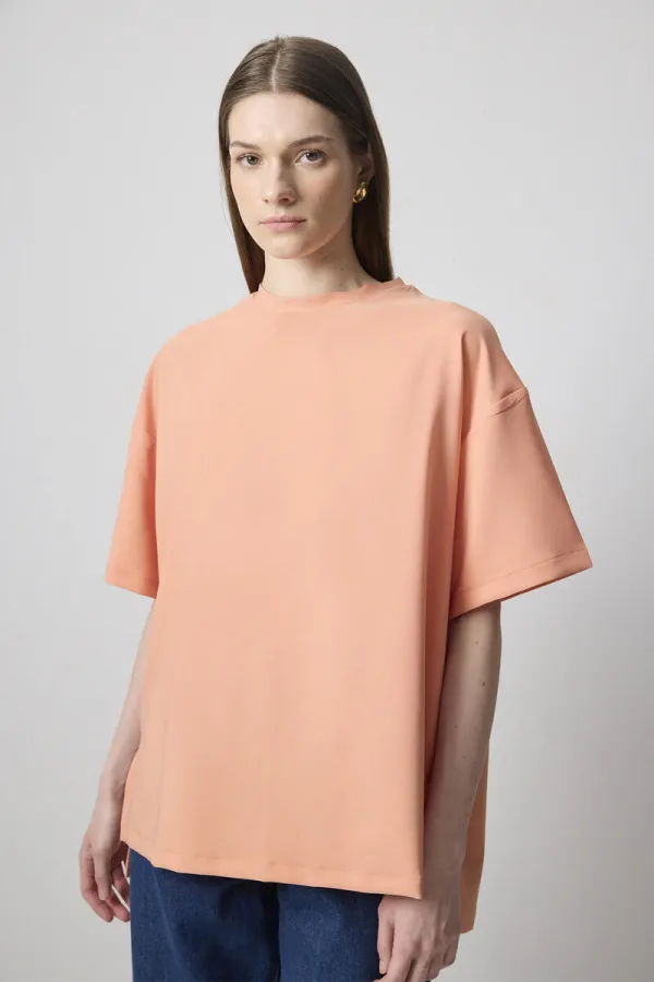 T-SHIRT EN CRÊPE À MANCHES COURTES