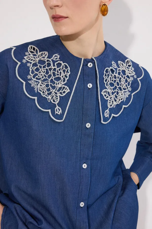 CHEMISE À COL BRODÉ