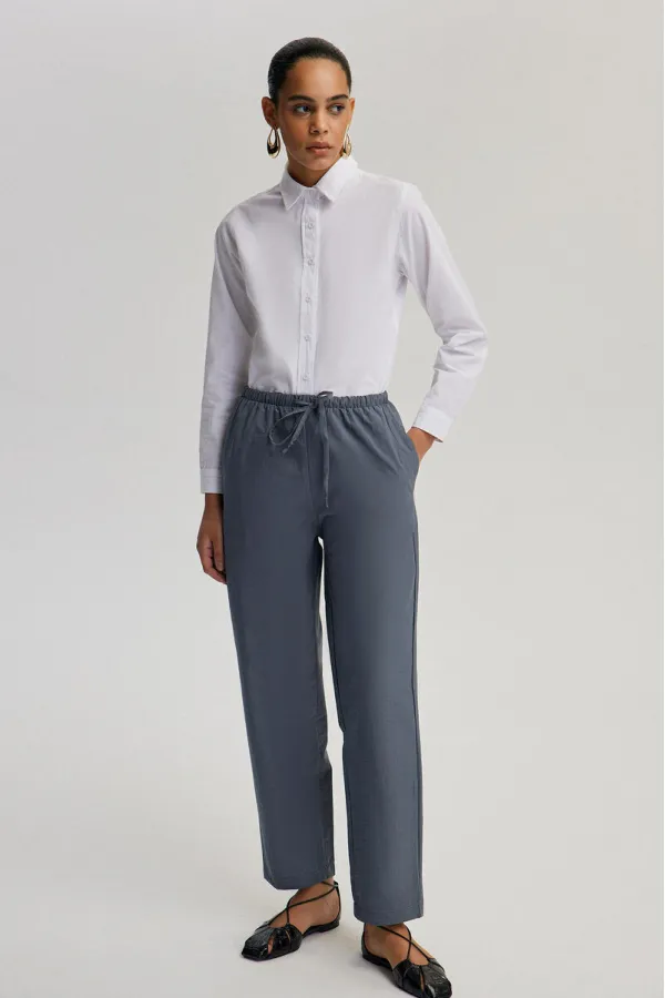 Relax fit trousers with elastic waistband Relax fit trousers with elastic waistband